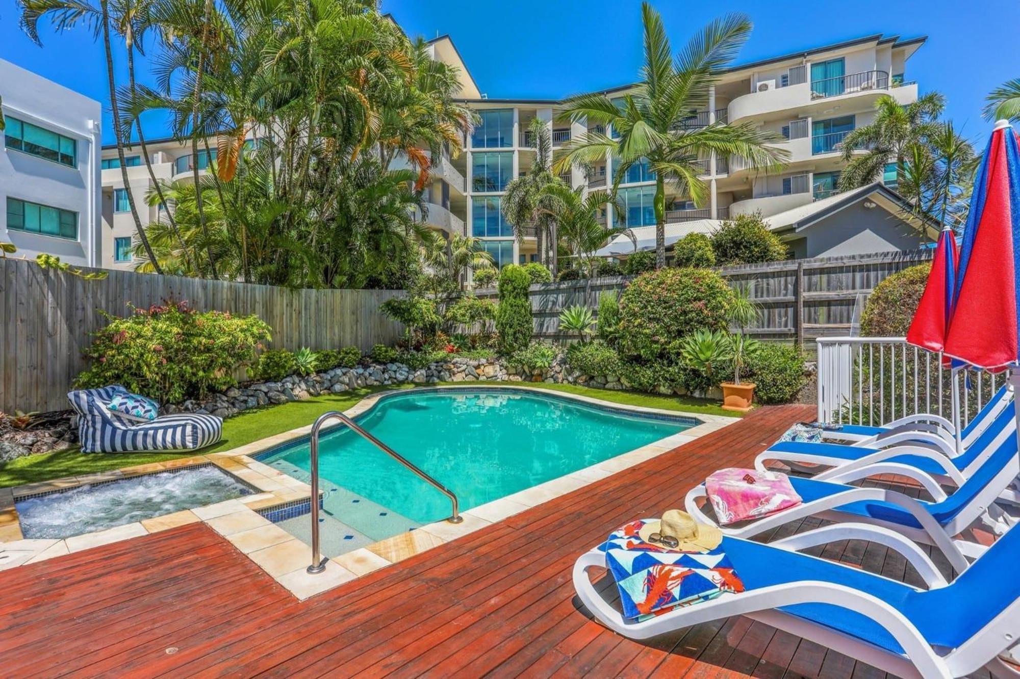 Ocean Vista On Alex Aparthotel Alexandra Headland Exterior photo